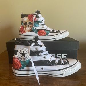 Skull/Rose Striped Converse